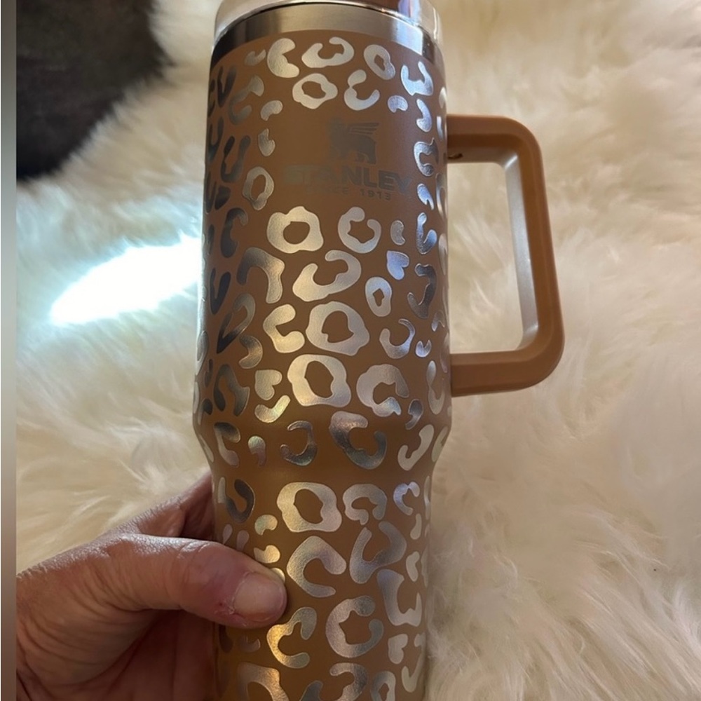 Stanley 40 oz tan Leopard overlay mug